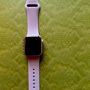 Apple Watch series 5 Rose Gold !!